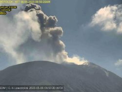 Gunung Api Ile Lewotolok Erupsi Senin Dini Hari, Masyarakat Diminta Waspada